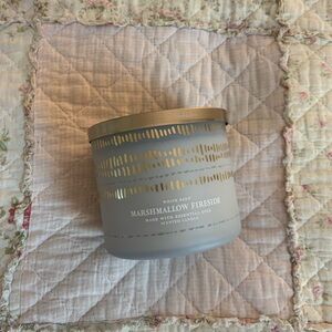 marshmallow fireside candle from bath and body works